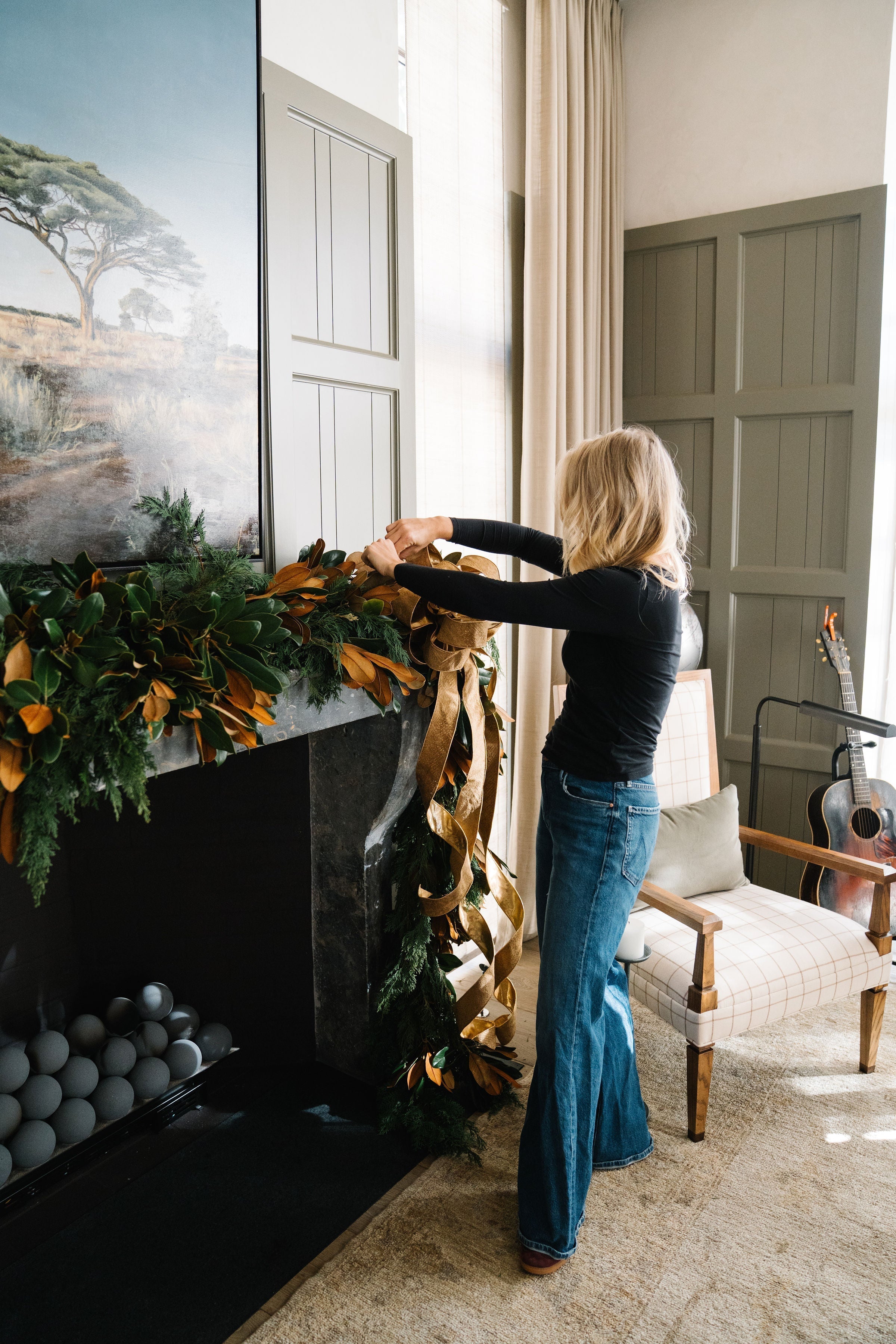 I Don’t Do Cheesy Holiday Decor — Here’s What I Do Instead