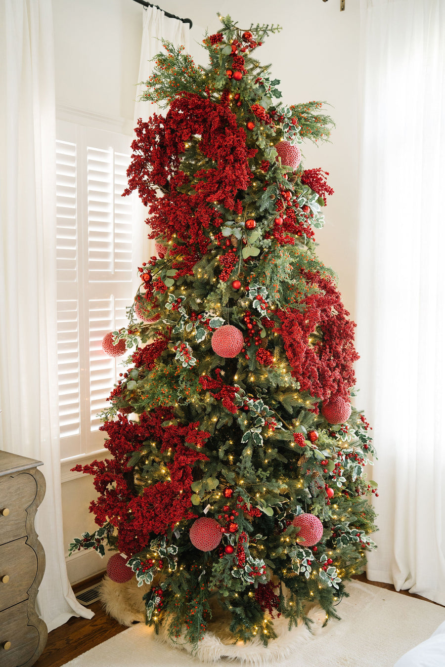 Traditional Christmas Tree Decor Box — Curated Holiday Ornament & Stem Bundle for Christmas Tree